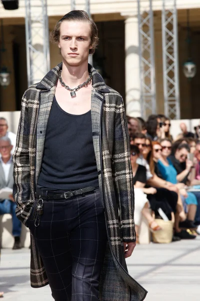 Look 46
